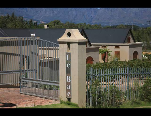2,646M² BED & BREAKFAST SOLD IN PAARL RURAL